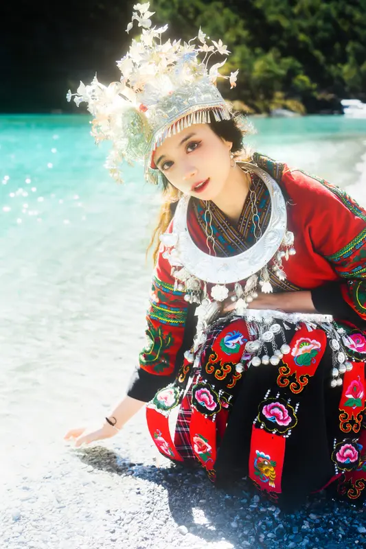 [艺图语] 2022.05.24 蓝月谷少女 贰加六 - 艺图语